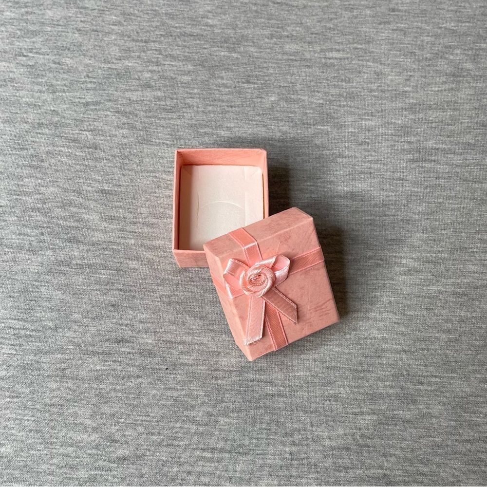 Small Pink 2”x2”in Gift Box With Bow Detail